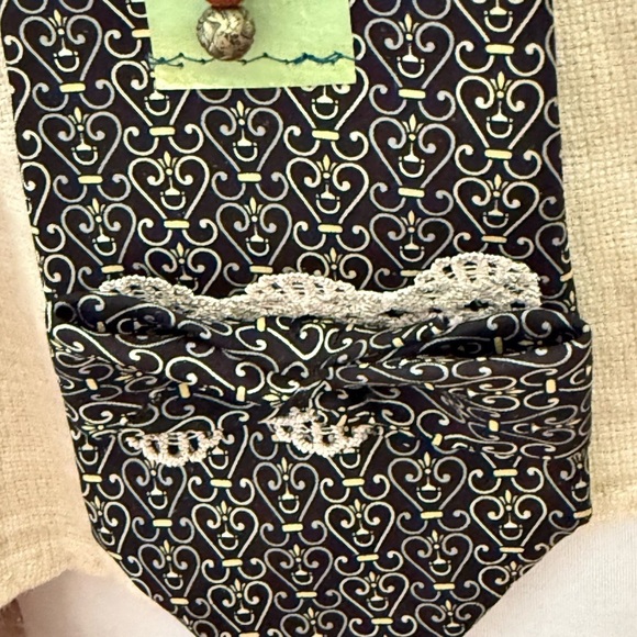Upcycled Reworked Tie with Vintage Watch Steampunk Style - Picture 9 of 16